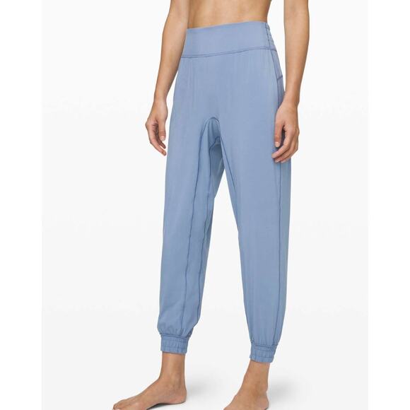 Lululemon Sun Setter Jogger in Tempest Blue Size 14 Athleisure Comfy Workout - Picture 1 of 9